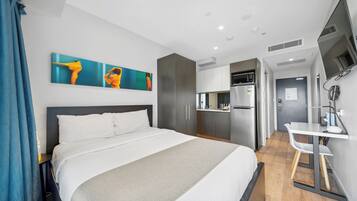 Deluxe Queen Studio with balcony