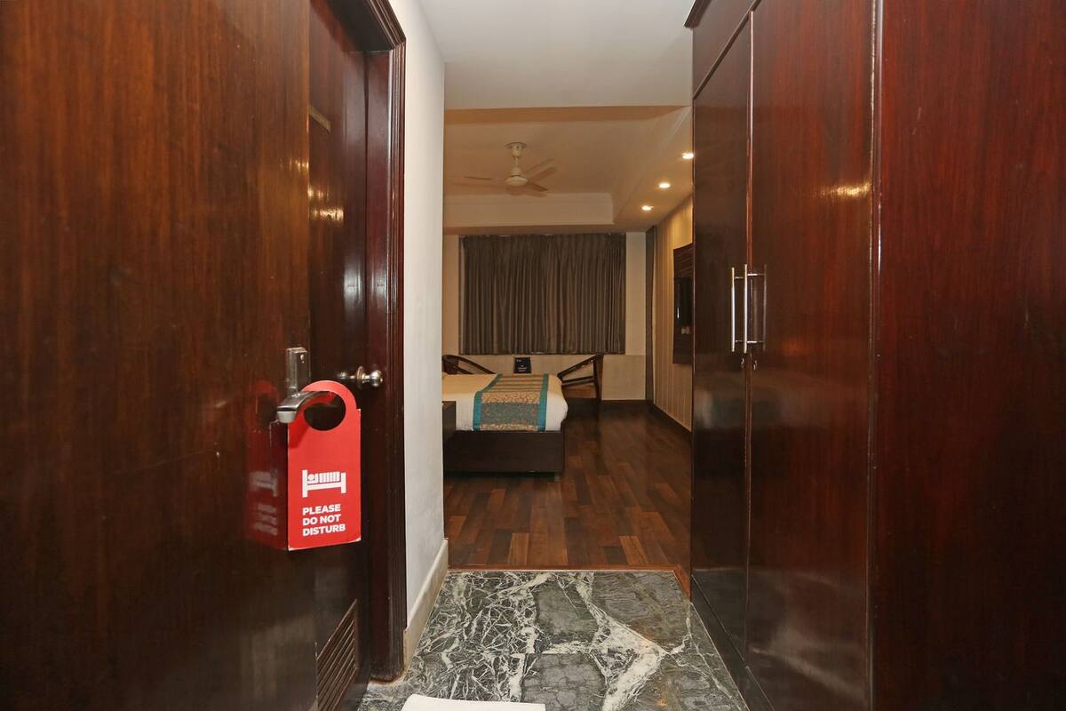 Phòng Deluxe, 1 phòng ngủ, không hút thuốc | Minibar, két bảo mật tại phòng, bàn, bàn ủi/dụng cụ ủi quần áo