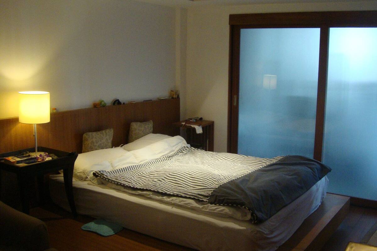 Family House, 3 Bedrooms, Mountain View | Blackout drapes, soundproofing, iron/ironing board, WiFi (free)