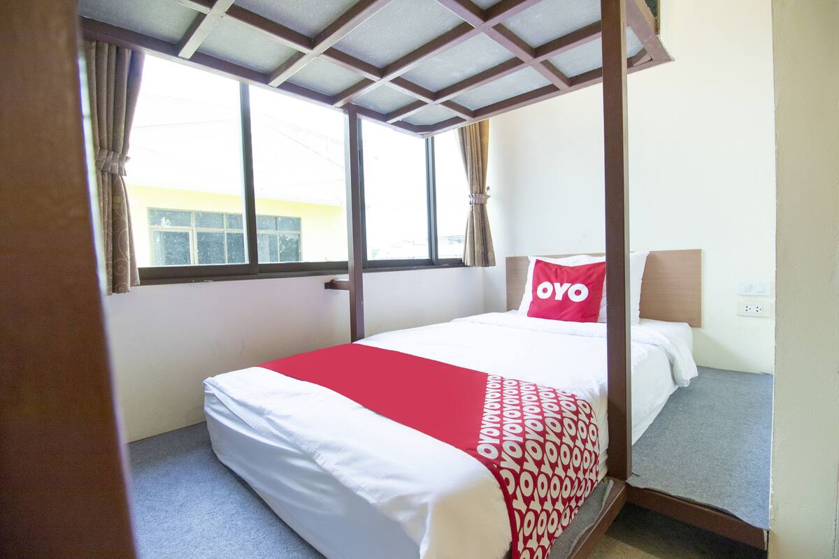 Standard Twin Room | Desk, soundproofing, WiFi (free), bed sheets