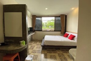 Bureau, chambres insonorisées, Wi-Fi gratuit, draps fournis