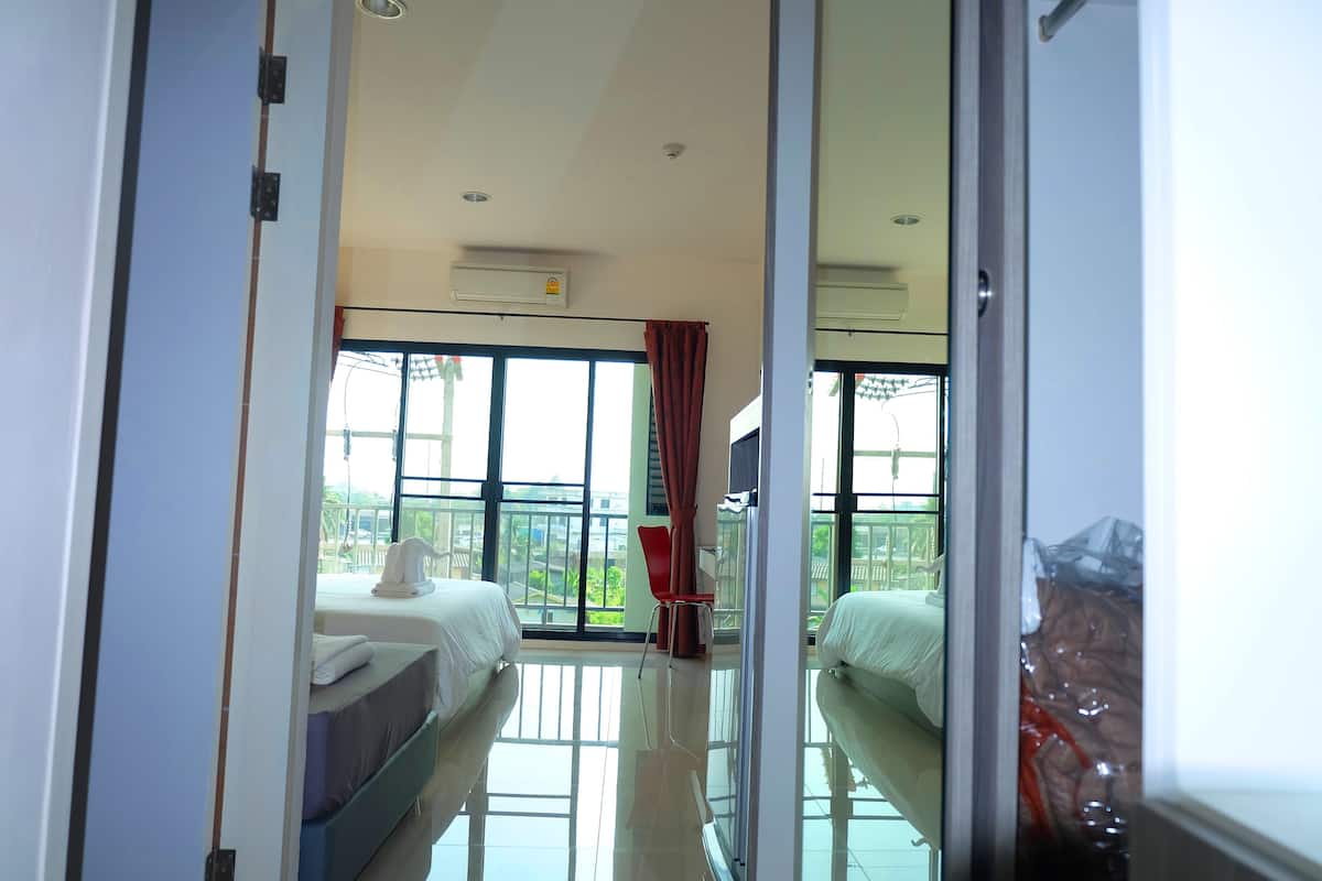 Premium bedding, free WiFi