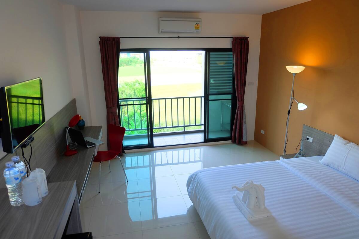 Superior Double Room | Premium bedding, WiFi (free)