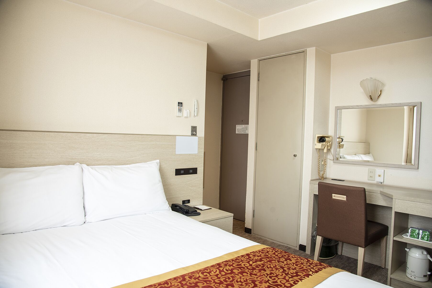 Semi Double Room, Non Smoking | Iron/ironing board, free WiFi, bed sheets