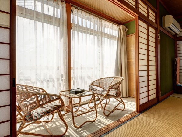 傳統客房 (Japanese-style, For 3-6 Guests) | 免費 Wi-Fi