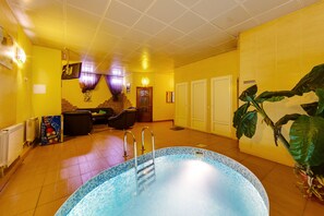 Indoor pool - Hotel Marton Turgeneva (Krasnodar)