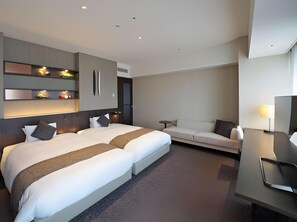 1 Schlafzimmer, Zimmersafe, Schreibtisch, laptopgeeigneter Arbeitsplatz