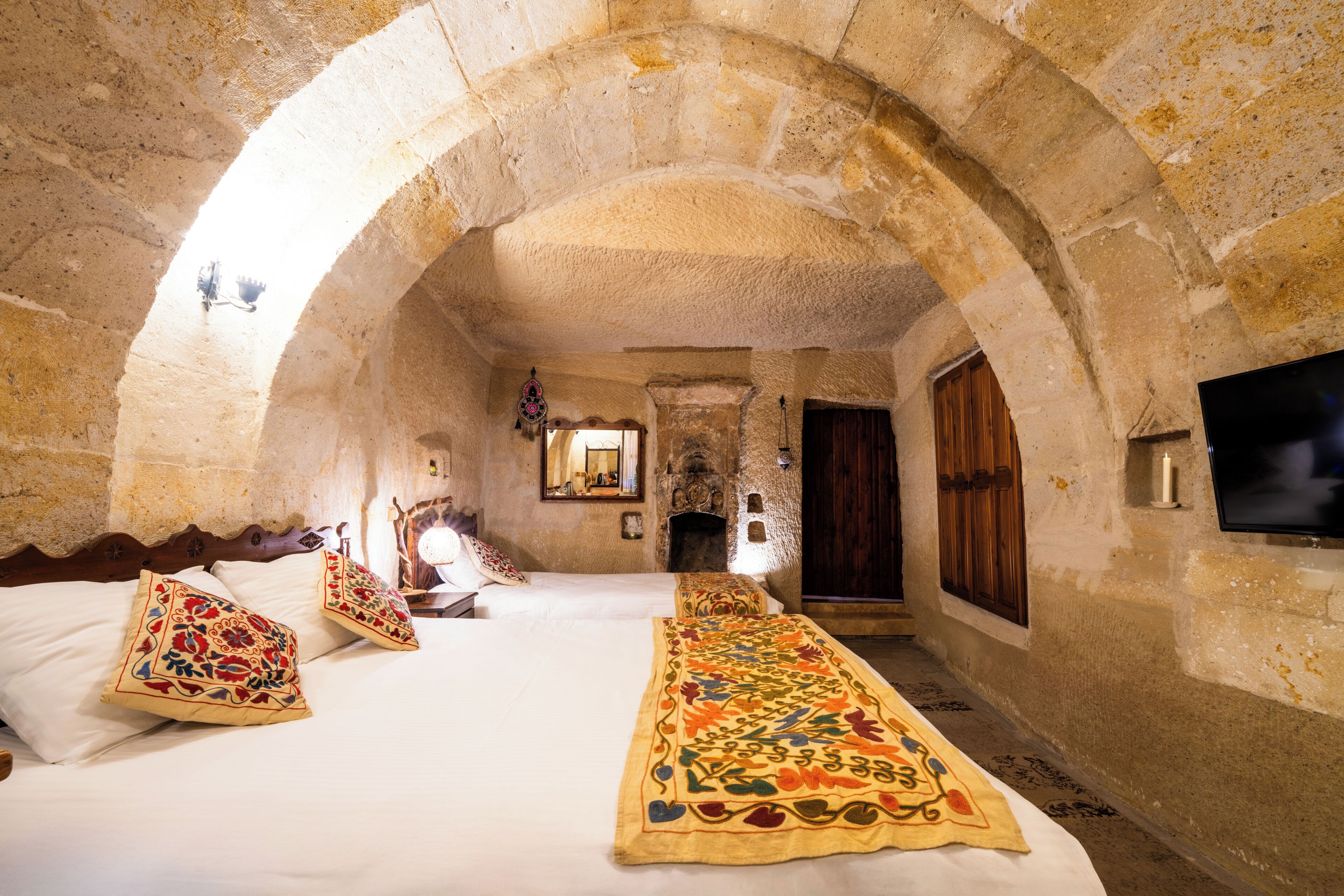 Standard Triple Room, Courtyard View | Individually furnished, desk, laptop workspace, soundproofing
