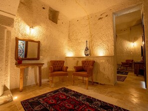 Luxury Suite | Living area