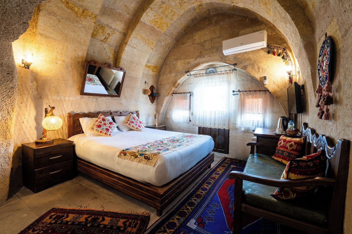 Deluxe Room, Balcony, Hill View