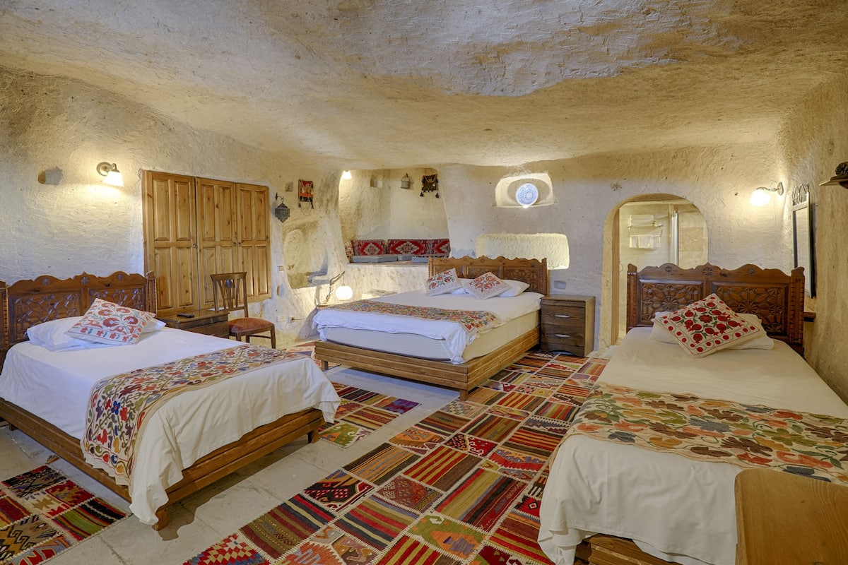 Cave Suite, Hill View | 1 bedroom, individually furnished, desk, laptop workspace