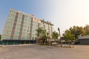 Exterior - Top View Hotel (Si Racha)