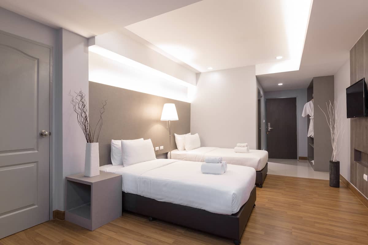 Deluxe Twin Room | Individuell eingerichtet, Schreibtisch, Verdunkelungsvorhänge