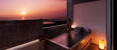 Chambre traditionnelle, vue sur lâocĂ©an (Modern Japanese Style, Open Air-bath) | Salle de bain | Articles de toilette (gratuits), sĂ©choir Ă cheveux, pantoufles, bidet