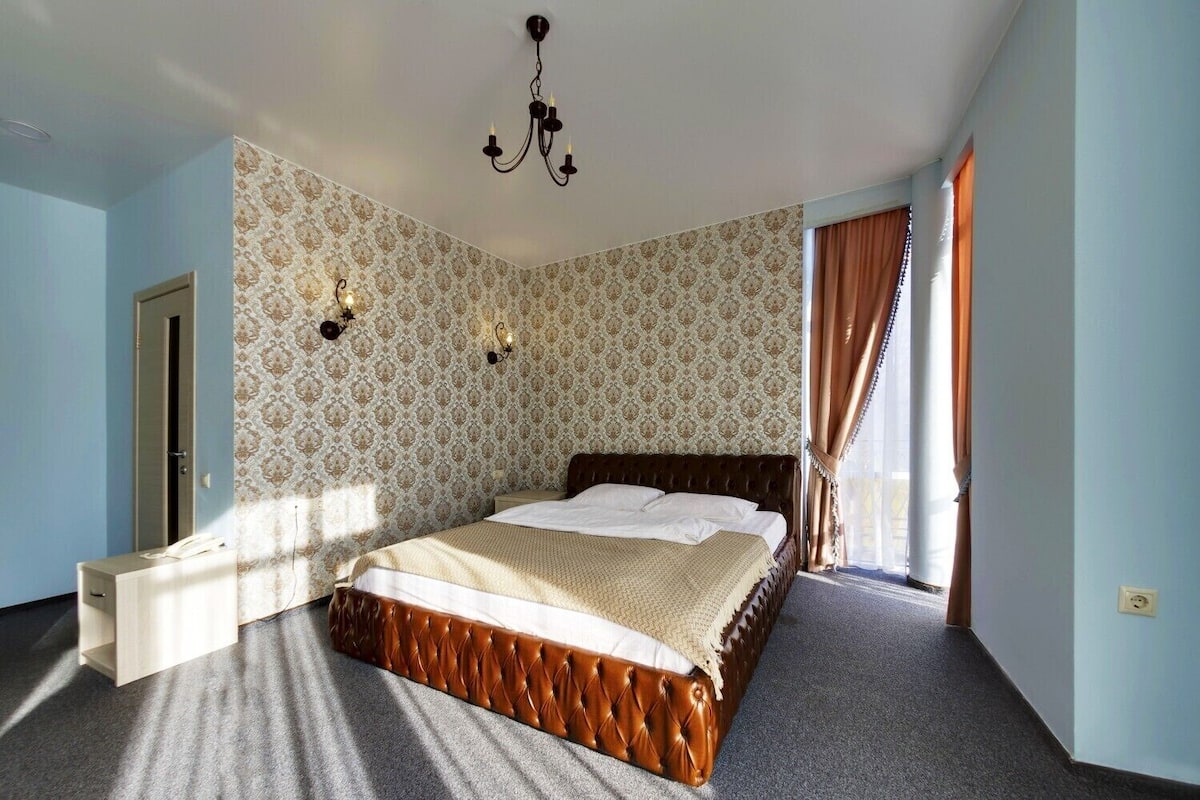 Studio Suite | Living area | LCD TV