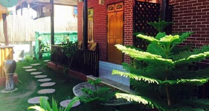 Palace Nyaung Shwe Guest House