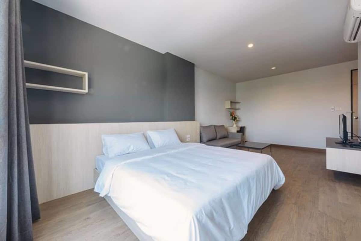 Desk, blackout curtains, rollaway beds, free WiFi