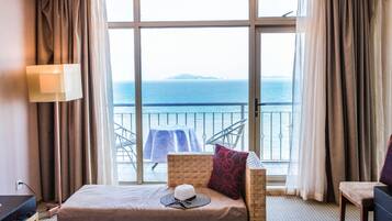 Grand Room, Sea View | Room amenity