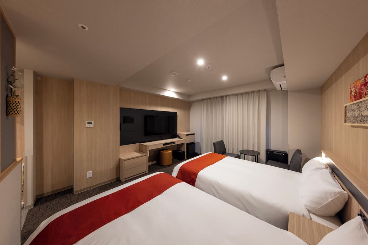 ANNEX Grande Standard Twin Room | Iron/ironing board, free WiFi