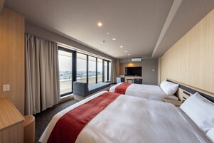 ANNEX Grande Deluxe Twin Room Wide View | Iron/ironing board, free WiFi