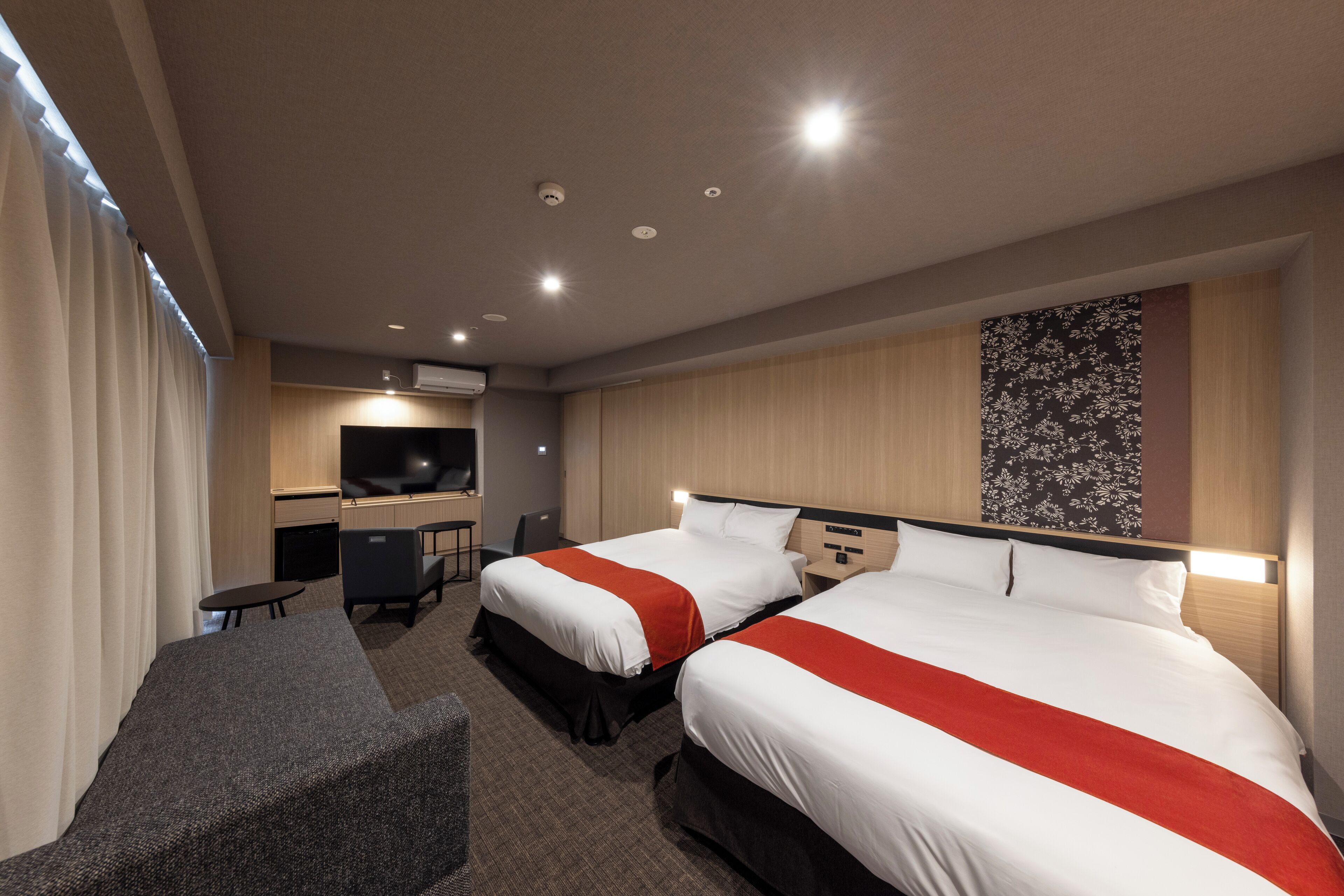 annex grande deluxe twin room wide view | iron/ironing board, free wifi