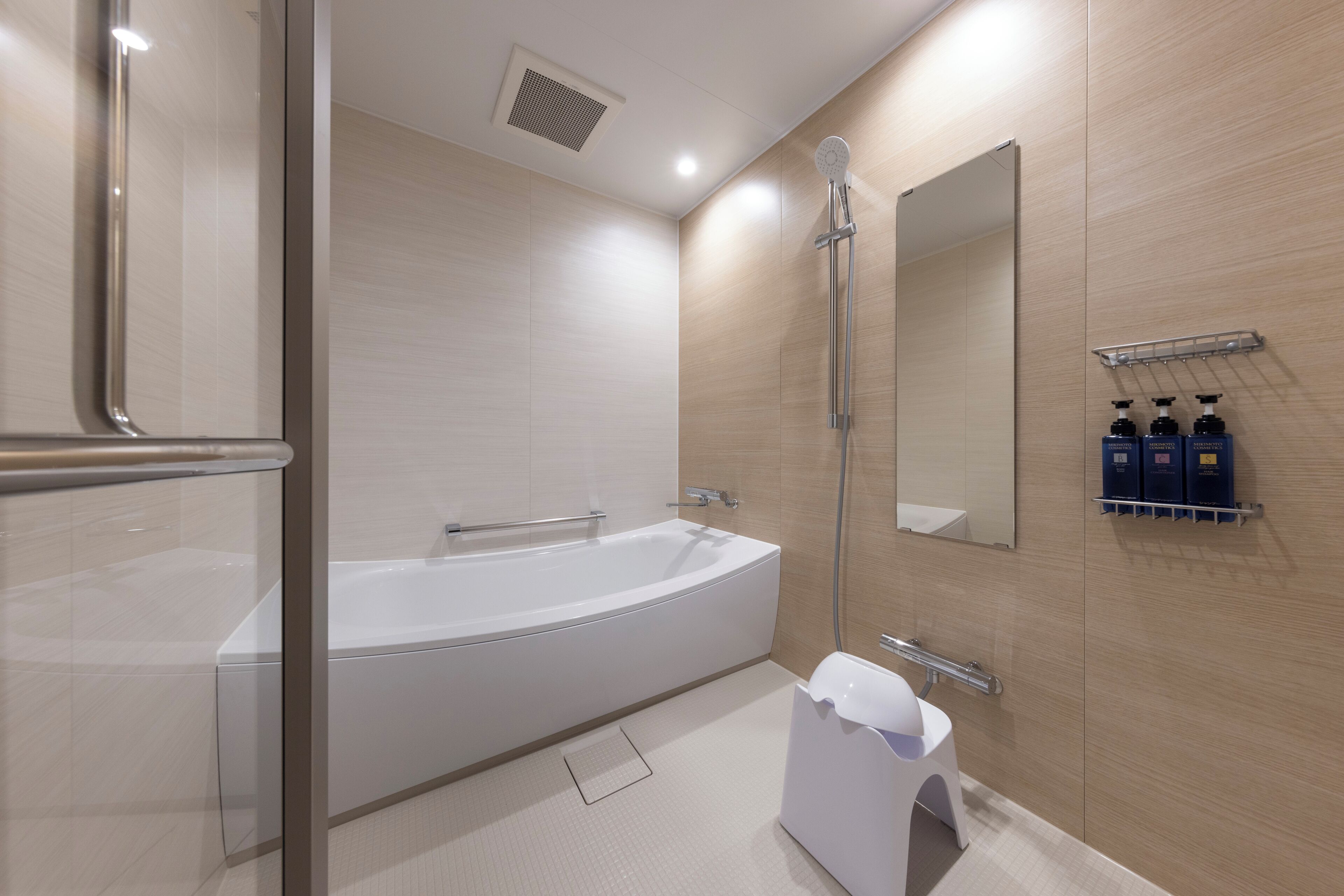 annex grande deluxe twin room wide view | iron/ironing board, free wifi