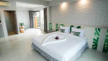 King Suite with Balcony | Hochwertige Bettwaren, Minibar, Zimmersafe, Schreibtisch
