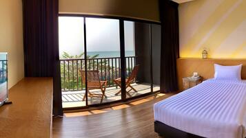 Premium bedding, minibar, in-room safe, desk