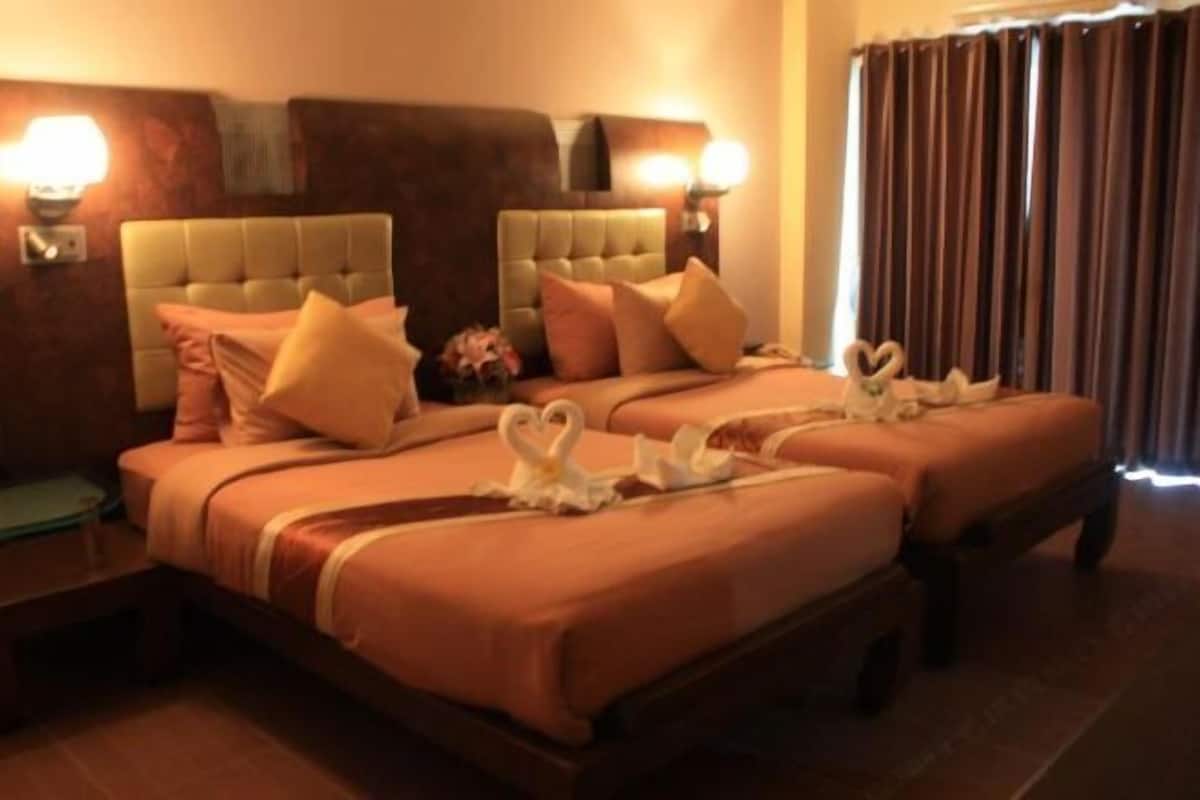 In-room safe, laptop workspace, free WiFi
