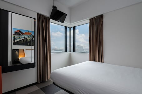 Superior Double Room, Accessible | Memory foam beds, desk, soundproofing, free WiFi. easyHotel Amsterdam Zaandam