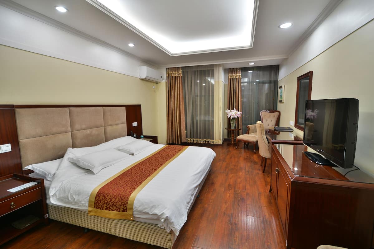 Double Room | Premium bedding, in-room safe, desk, soundproofing