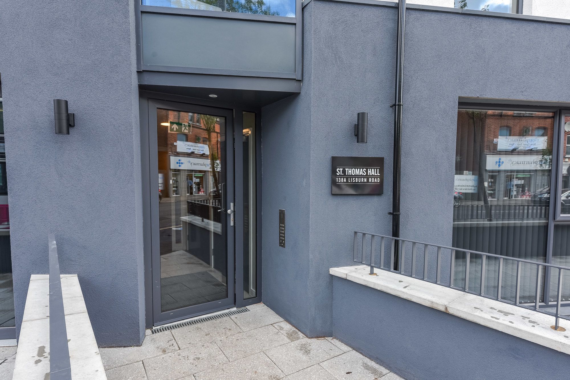 Pintu masuk hartanah