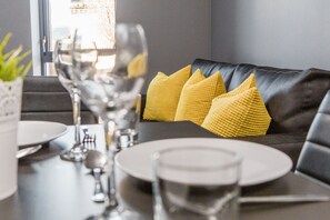 Dining - Dream Apartments St Thomas Hall (Belfast)
