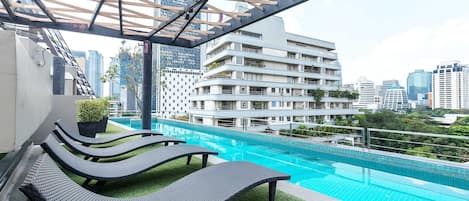Outdoor pool, pool loungers