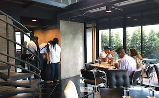 包含每日当地美食早餐