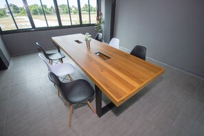 Meeting facility - The LogBook Room and Cafe (Chonburi)