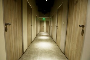 Dusche, Regendusche, kostenlose Toilettenartikel, Haartrockner