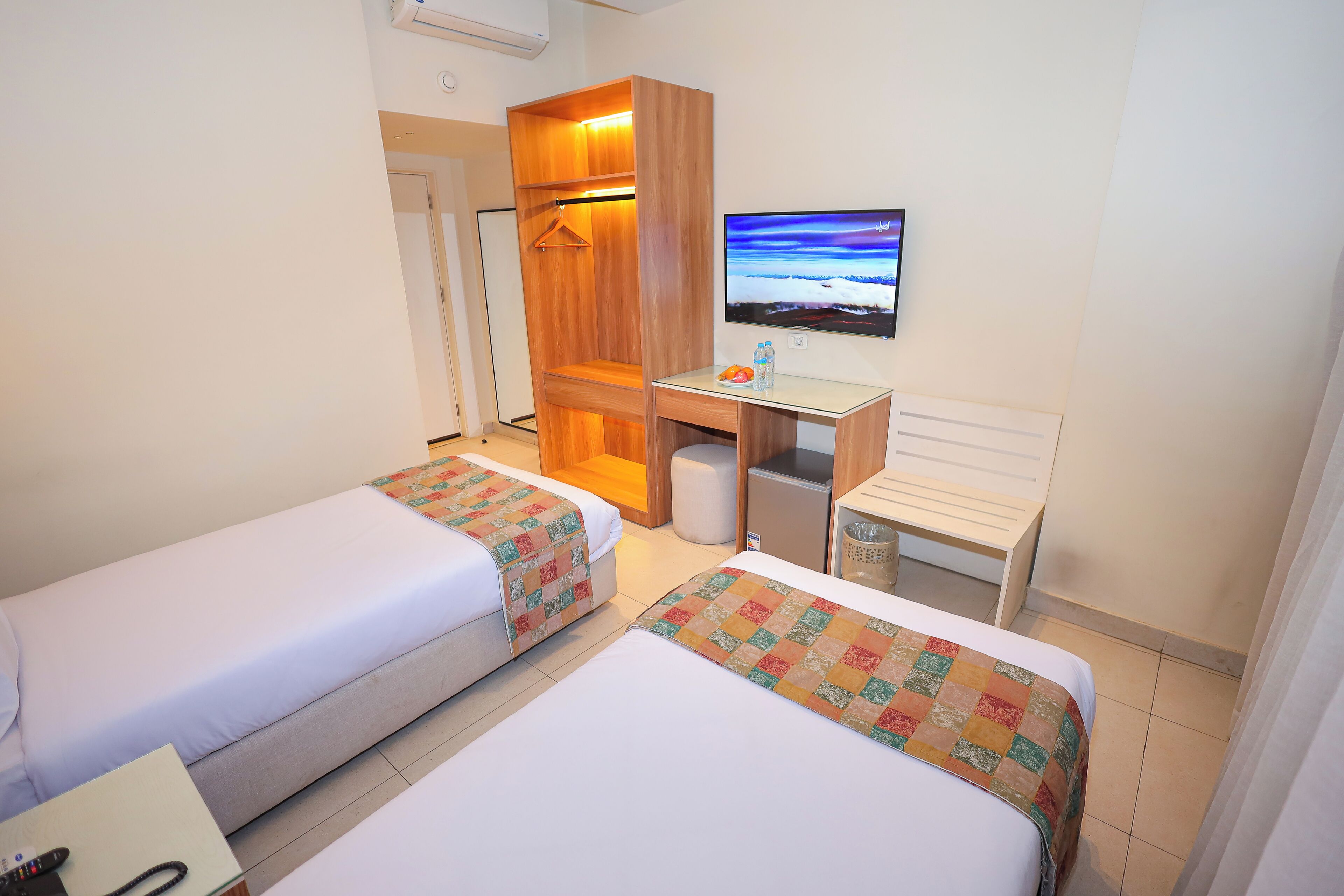 Egyptian cotton sheets, premium bedding, minibar, in-room safe