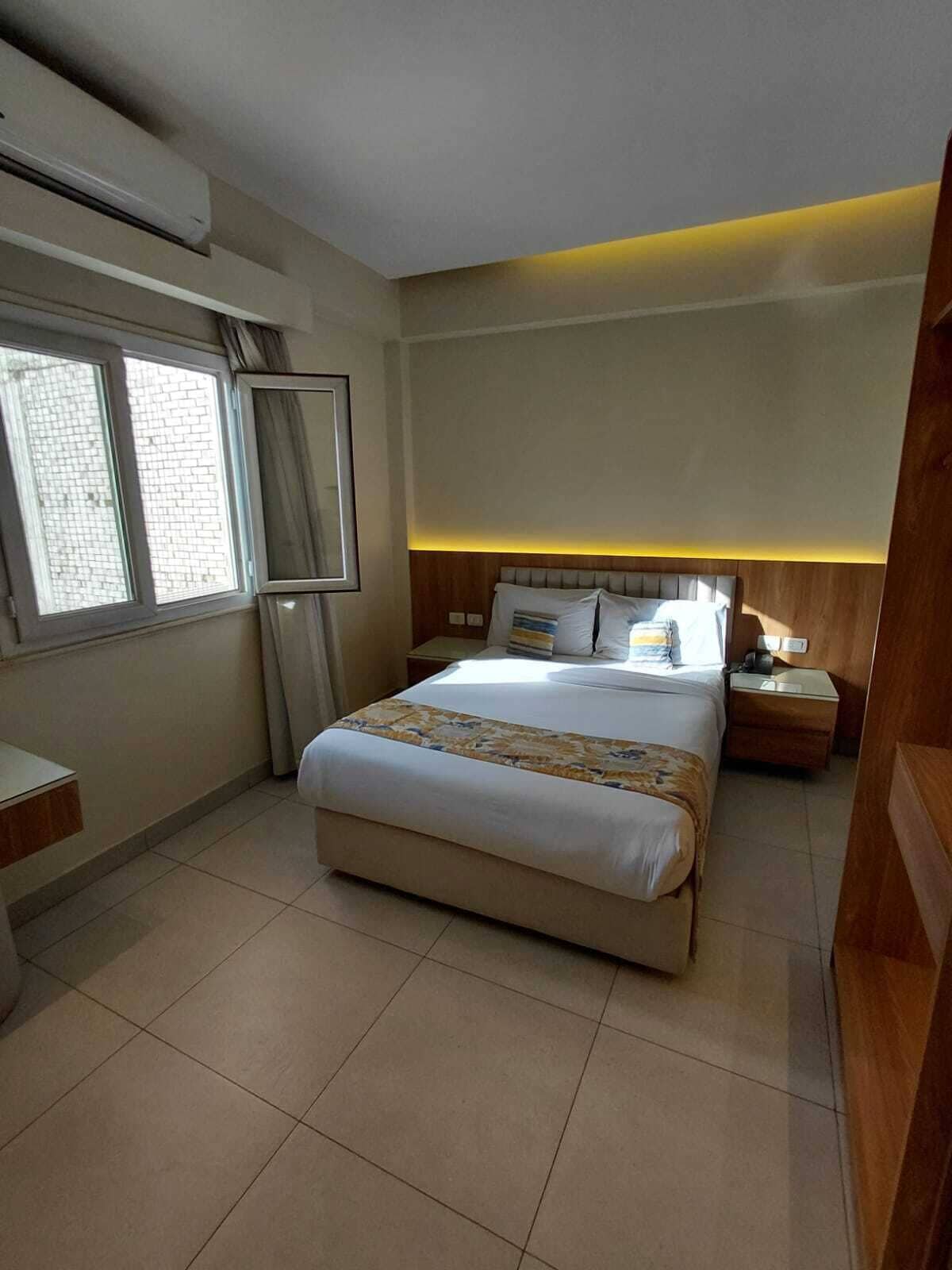 Photo - Hapi Hotel
