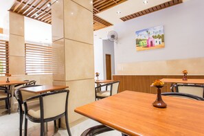 酒吧（店内）