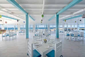 Se sirven desayunos, almuerzos, cenas y cocina local e internacional 