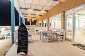 Lobby sitting area - West Point Dakhla (Dakhla)