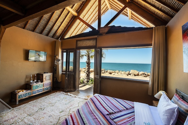 Free cots/infant beds, rollaway beds, free WiFi, bed sheets