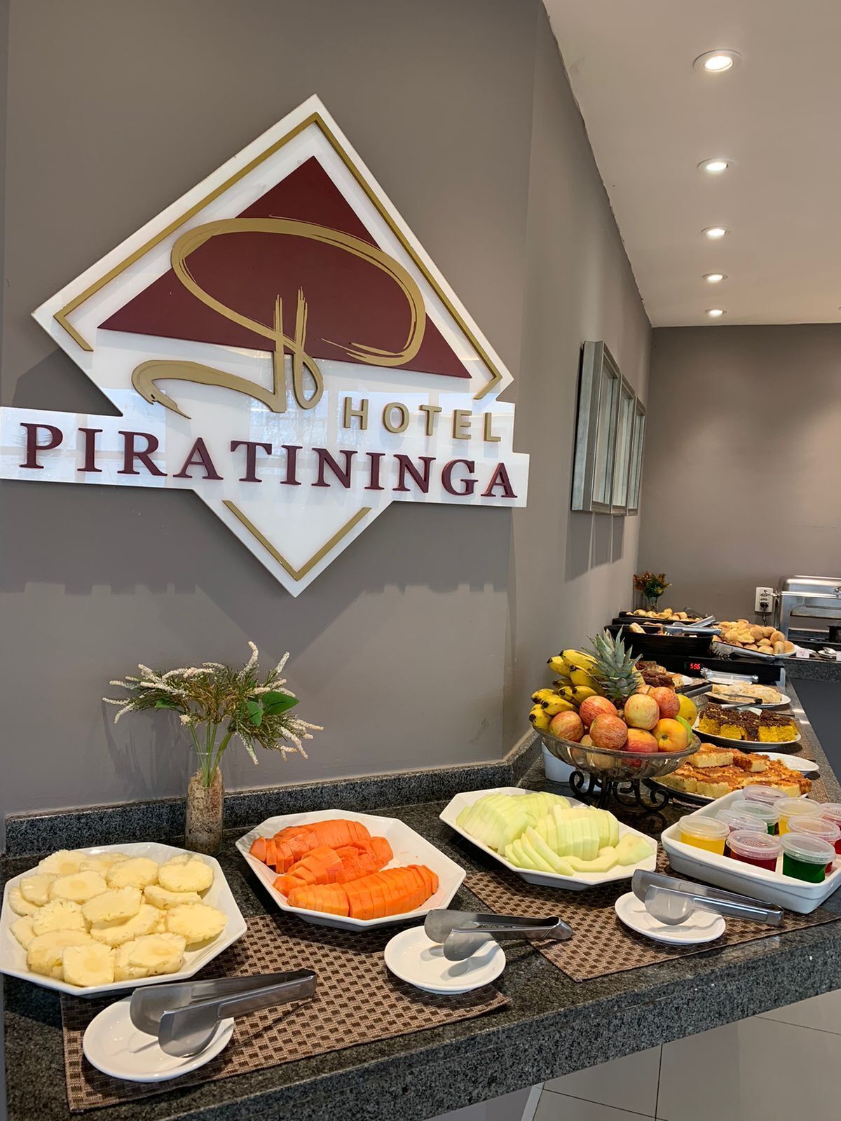 daily buffet breakfast (brl 35 per person)