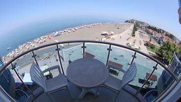 Quadruple Room | Terrace/patio