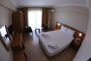 Free cots/infant beds, free WiFi