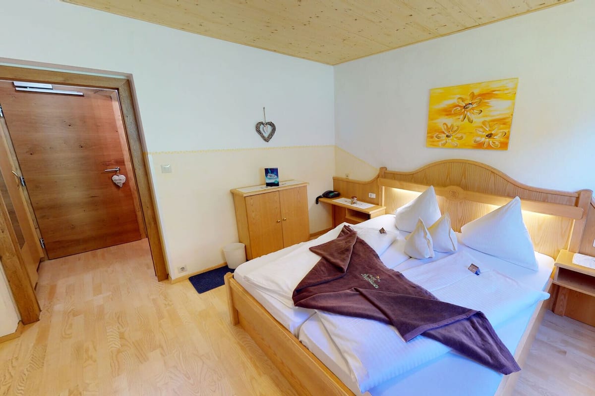 Comfort Double Room, Non Smoking, Mountain View