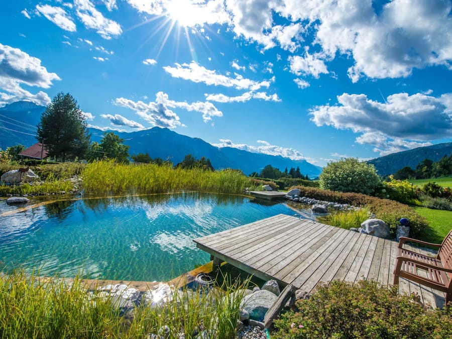 Piscine extérieure (ouverte en saison), piscine naturelle