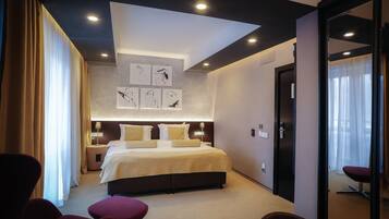 Modern Double Room | 2 bedrooms, desk, blackout curtains, soundproofing