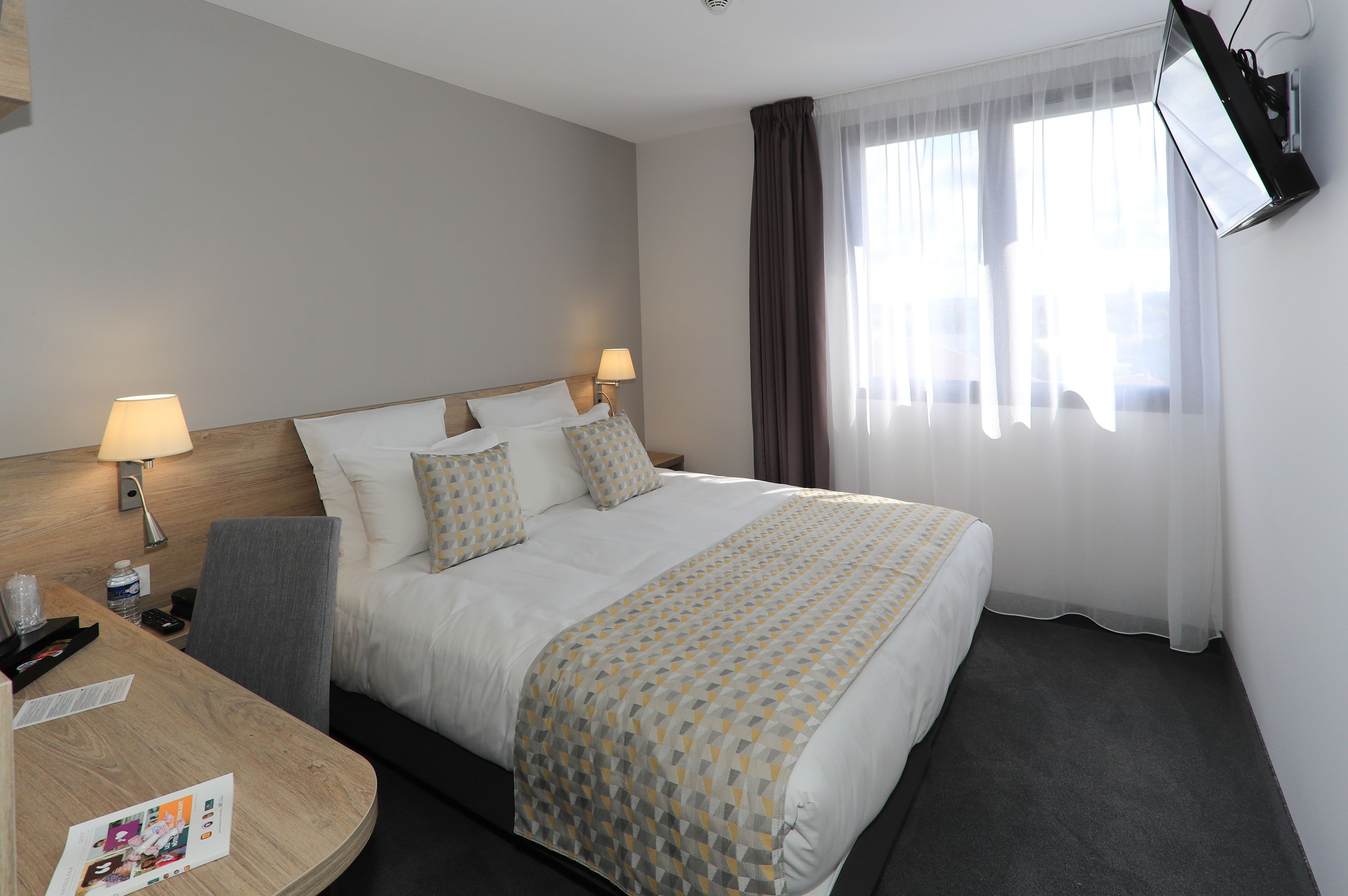 premium bedding, individually decorated, individually furnished, desk